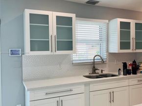 8700 SW 42nd Ter, Miami FL 33165