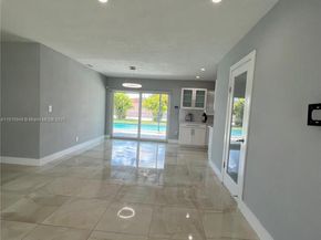 8700 SW 42nd Ter, Miami FL 33165
