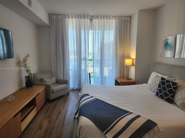 2602 E Hallandale Beach Blvd R805, Hallandale Beach FL 33009