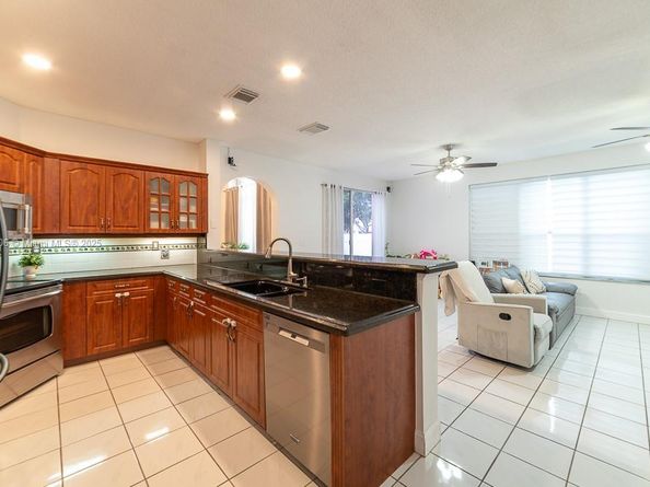 5031 SW 150th Ave, Miramar FL 33027