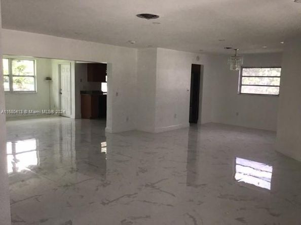 20600 NW 2nd Ct, Miami Gardens FL 33169