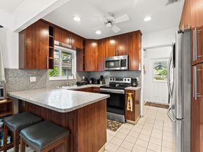 200 NW 33rd St, Oakland Park FL 33309