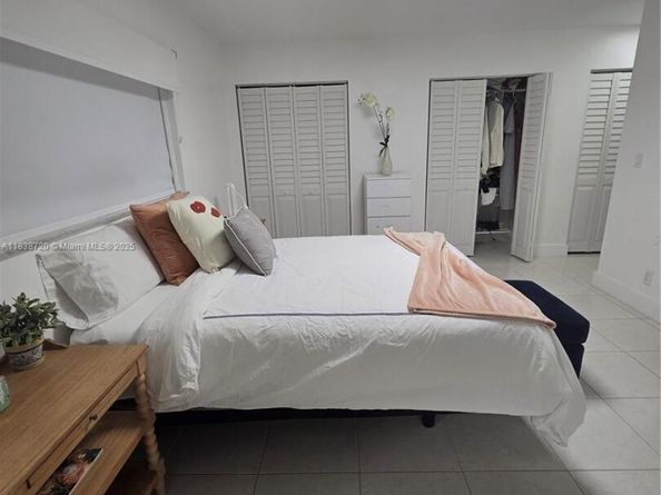 620 NE 12th Ave 101, Hallandale Beach FL 33009