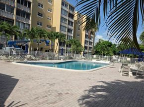 620 NE 12th Ave 101, Hallandale Beach FL 33009