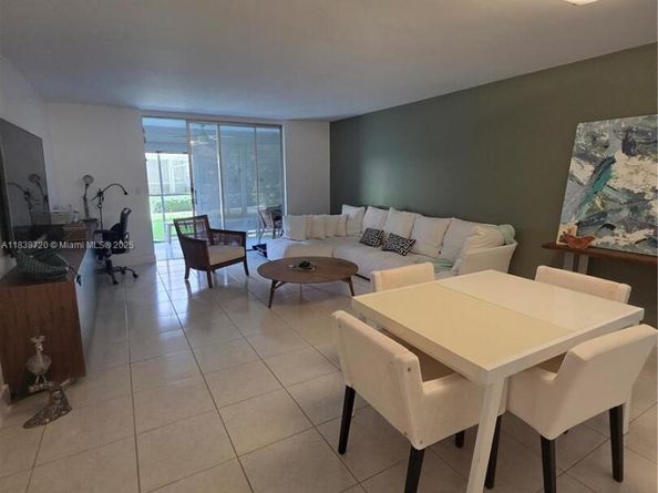 620 NE 12th Ave 101, Hallandale Beach FL 33009