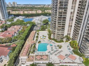 19667 Turnberry Way 7B, Aventura FL 33180