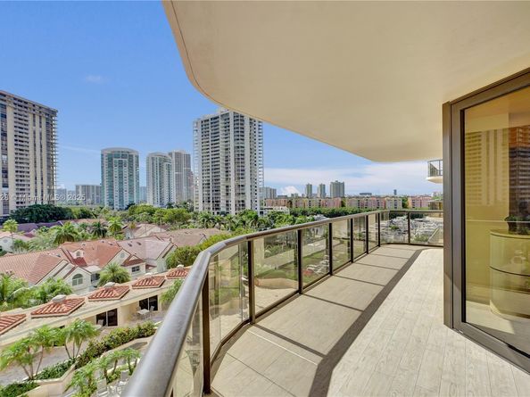 19667 Turnberry Way 7B, Aventura FL 33180