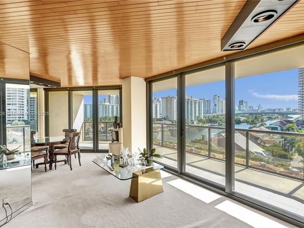 19667 Turnberry Way 7B, Aventura FL 33180