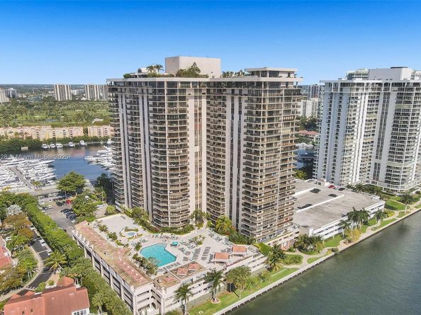 19667 Turnberry Way 7B, Aventura FL 33180