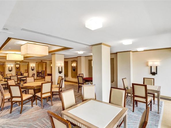 19667 Turnberry Way 7B, Aventura FL 33180