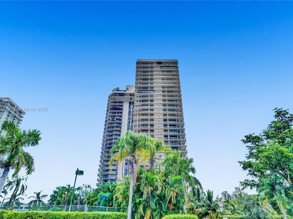 19667 Turnberry Way 7B, Aventura FL 33180