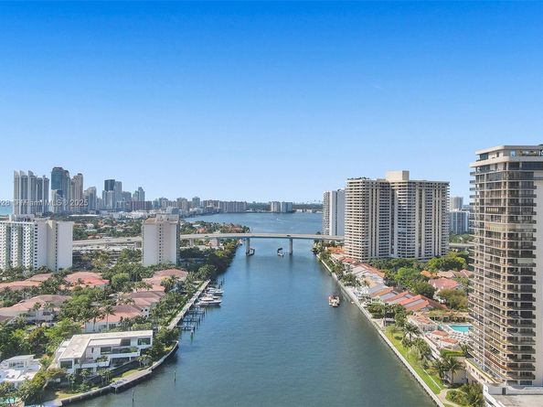 19667 Turnberry Way 7B, Aventura FL 33180