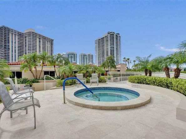 19667 Turnberry Way 7B, Aventura FL 33180