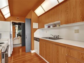 19667 Turnberry Way 7B, Aventura FL 33180