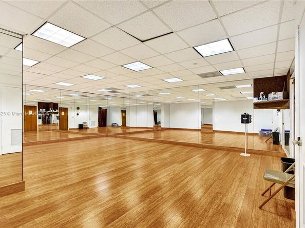 19667 Turnberry Way 7B, Aventura FL 33180