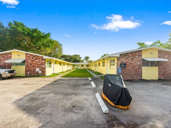 2312 Van Buren St 1, Hollywood FL 33020