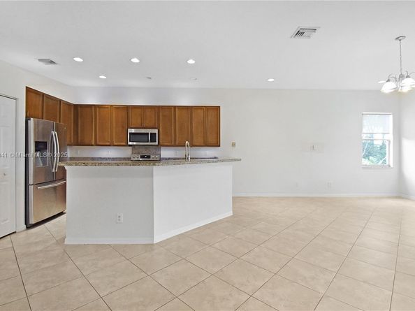 4339 W Whitewater Ave, Weston FL 33332