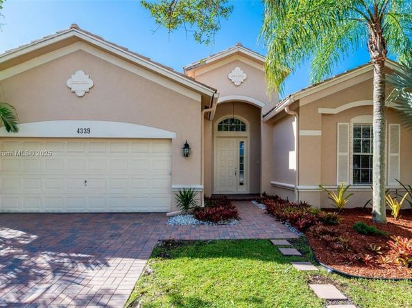 4339 W Whitewater Ave, Weston FL 33332