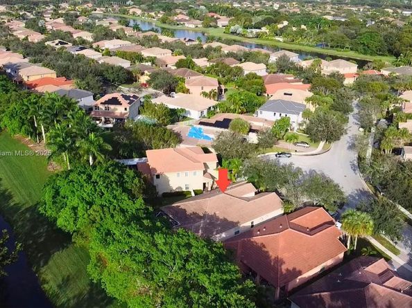 4339 W Whitewater Ave, Weston FL 33332