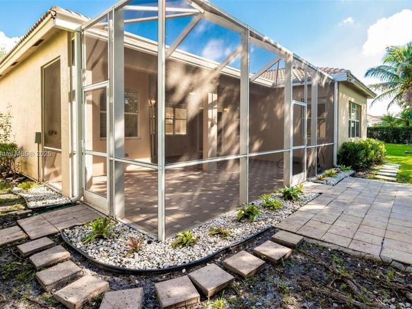 4339 W Whitewater Ave, Weston FL 33332