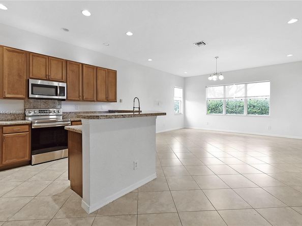 4339 W Whitewater Ave, Weston FL 33332