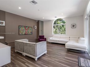 5978 Alton Rd, Miami Beach FL 33140