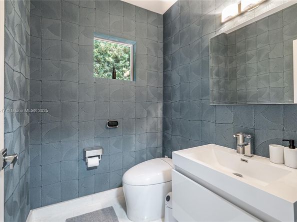 5978 Alton Rd, Miami Beach FL 33140