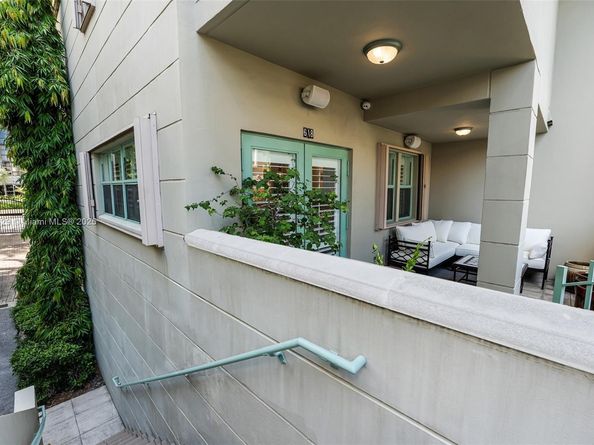 618 Valencia Ave 101, Coral Gables FL 33134