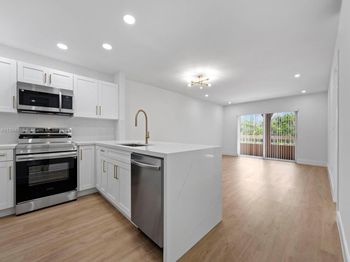 8101 Camino Real