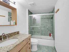 1621 Collins Ave 710, Miami Beach FL 33139