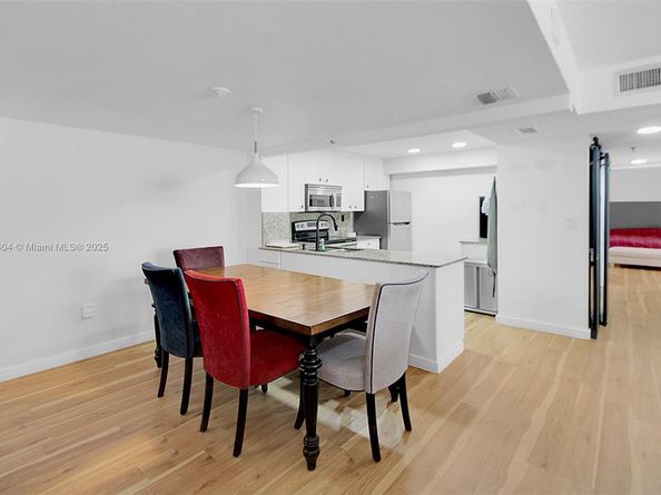 1621 Collins Ave 710, Miami Beach FL 33139