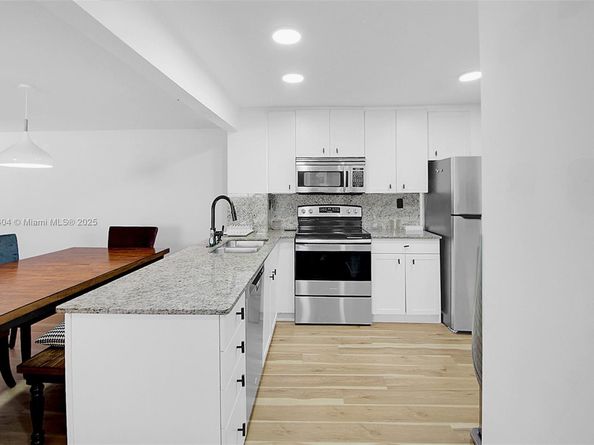 1621 Collins Ave 710, Miami Beach FL 33139