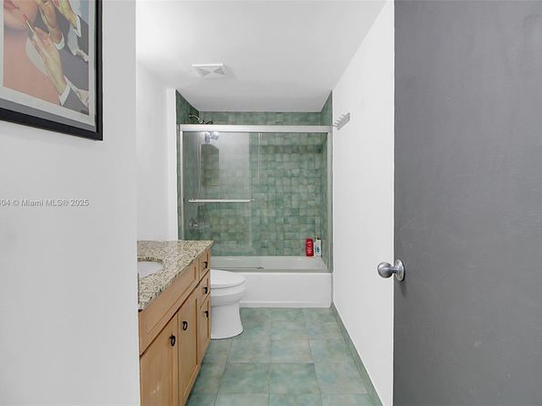 1621 Collins Ave 710, Miami Beach FL 33139