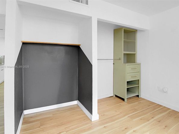 1621 Collins Ave 710, Miami Beach FL 33139