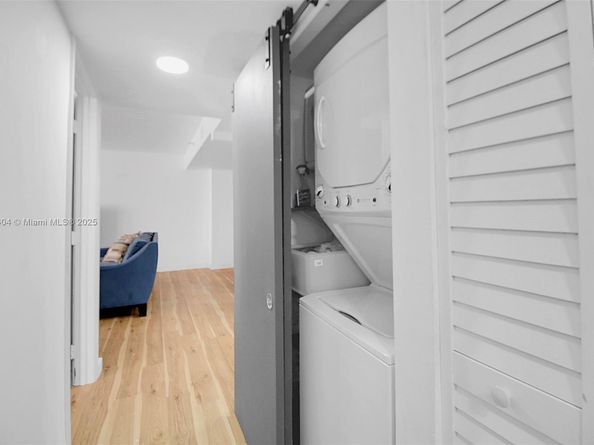 1621 Collins Ave 710, Miami Beach FL 33139