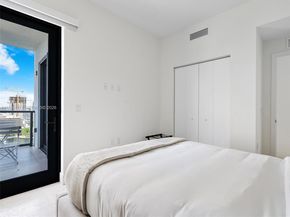 239 SW 9th St 2003, Miami FL 33130