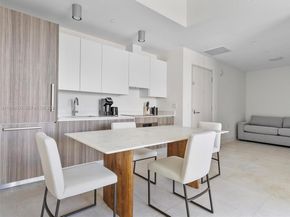 239 SW 9th St 2003, Miami FL 33130