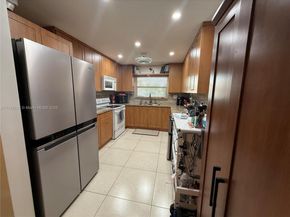 9741 Sunrise Lakes Blvd 107, Sunrise FL 33322