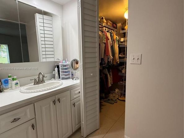 9741 Sunrise Lakes Blvd 107, Sunrise FL 33322