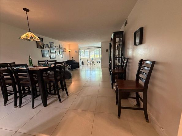 9741 Sunrise Lakes Blvd 107, Sunrise FL 33322