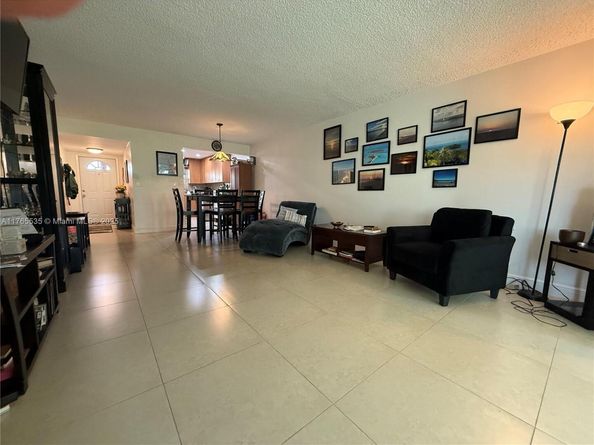 9741 Sunrise Lakes Blvd 107, Sunrise FL 33322