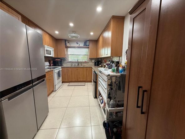 9741 Sunrise Lakes Blvd 107, Sunrise FL 33322
