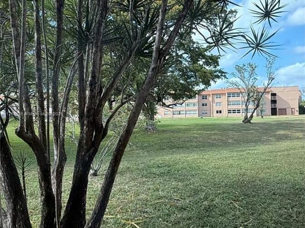 9741 Sunrise Lakes Blvd 107, Sunrise FL 33322