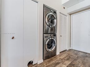 133 NE 2nd Ave 1208, Miami FL 33132