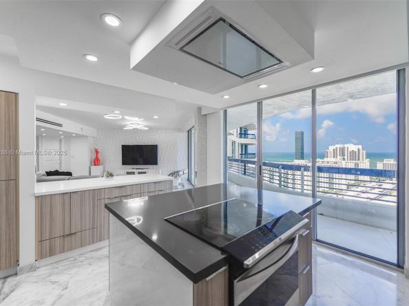 19195 Mystic Pointe Dr 2707, Aventura FL 33180