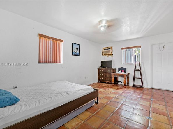 9625 SW 47th St, Miami FL 33165