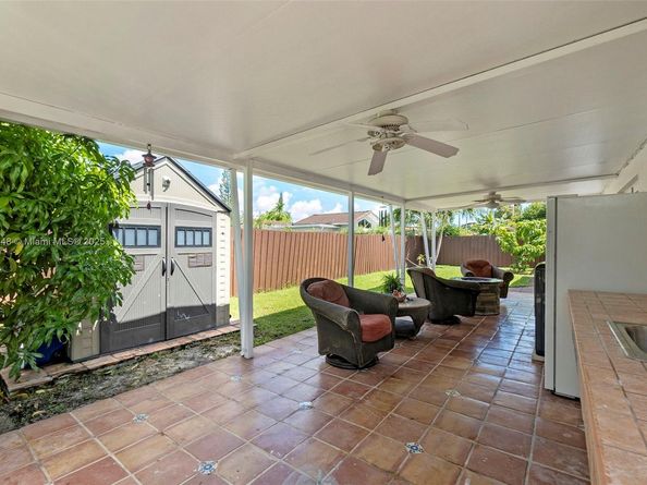 9625 SW 47th St, Miami FL 33165
