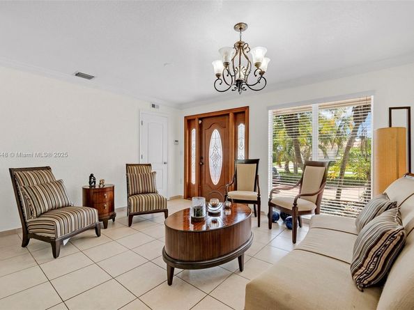 9625 SW 47th St, Miami FL 33165