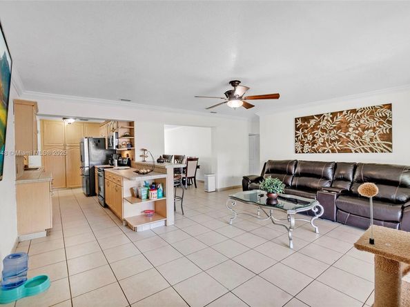 9625 SW 47th St, Miami FL 33165
