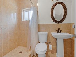 9625 SW 47th St, Miami FL 33165
